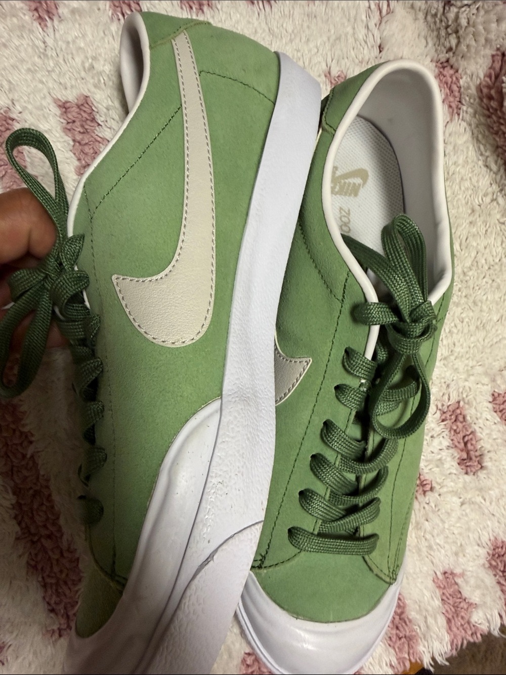 Nike Green Low-Top Sneakers with White Accents - Picture 3 of 4